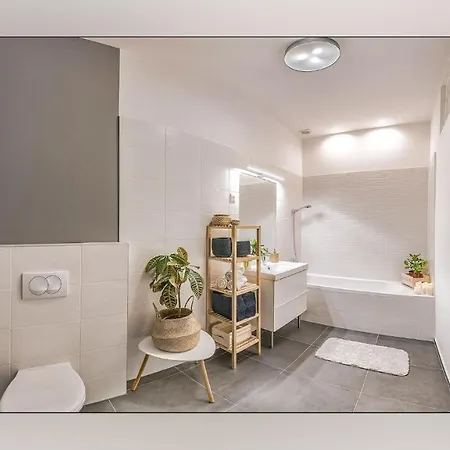 Spacious Luxury 2Br Apt In Downtown Budapest - Ora Exterior photo