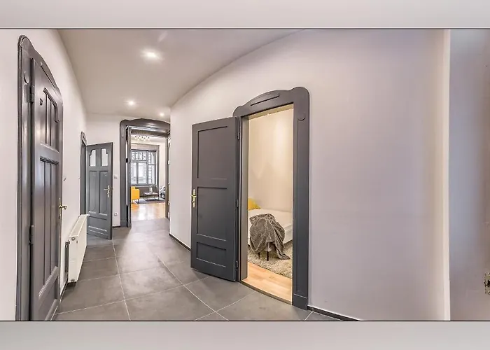 Spacious Luxury 2Br Apt In Downtown Budapest - Ora