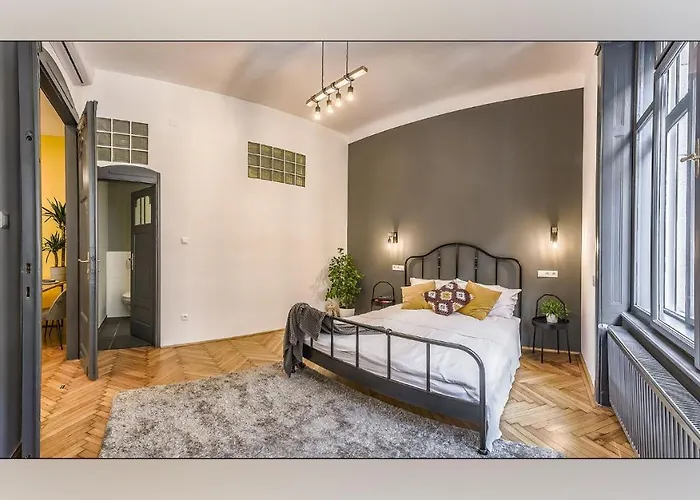 Spacious Luxury 2Br Apt In Downtown Budapest - Ora